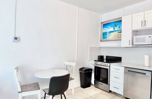Bayou Shores House | KING 1bd/1ba in St. Petersburg w/PRIVATE DOCK & KAYAKS