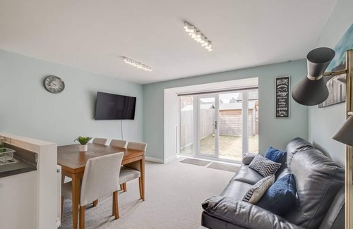 Kempston House | King Alfred by Our Home Short Stays