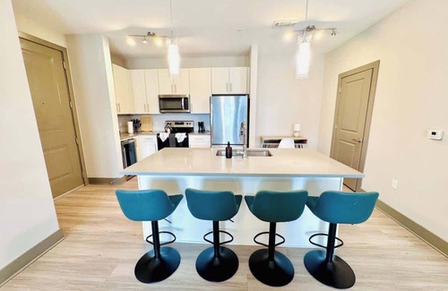 Florida Central Atlantic Coast Apartment | King Bed, 15 Min to Parks, Pet-Friendly, Amenities