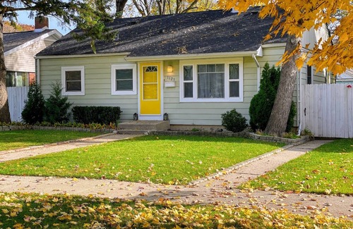 Waukegan House | ☆King Bed/3 bds Home near Naval Base - 6Flags - Casino☆