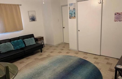 South Side House | King-bed Beach Fishing Boat Pkg Work-Trip Tub Couples Central Private Quiet