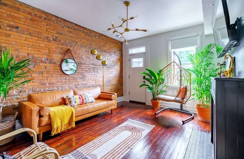Italian Village House | King Bed - Convention - Parking Free - Short North