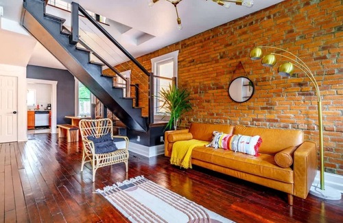 Italian Village House | King Bed - Convention - Parking Free - Short North