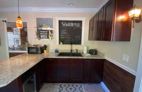 Orlando Apartment | King Bed - Fire Pit - Private - Grill - Location