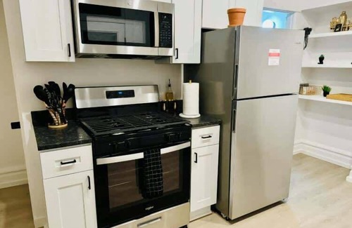 Short North House | King Bed - Free Parking - Short North- Convention