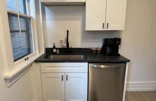 Short North House | King Bed - Free Parking - Short North- Convention