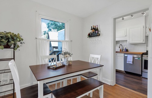 Arlington House | King Bed Game Room Free Parking Perfect Location