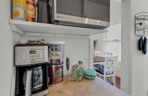Arlington House | King Bed Game Room Free Parking Perfect Location