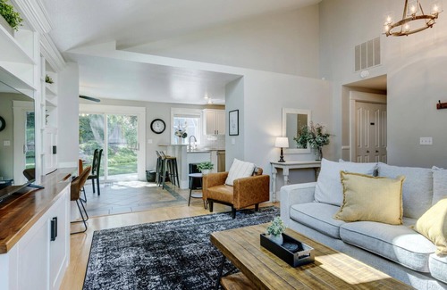 Southeast Boise House | King Bed, Hot Tub, Near Downtown And Micronn