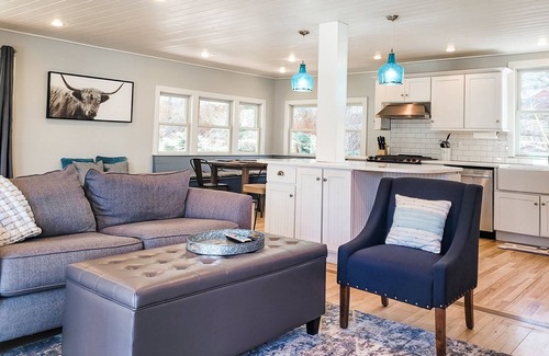 Boyne City House | KING bed master, near Lake Charlevoix! Updated, Sleeps 9. HIGH SPEED Inet
