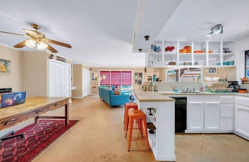 Bay Area House | King Bed, Patio, BBQ, WD, 20min2Beach, Netflix