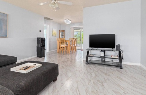 Port Charlotte House | King Bed Pet Friendly Quiet&Comfortable