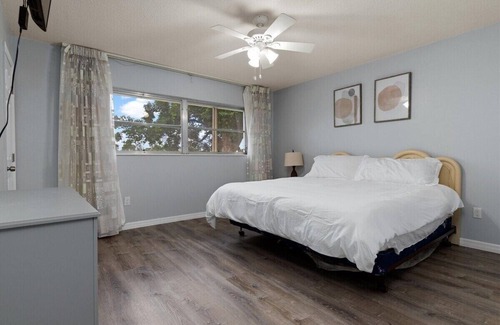 Port Charlotte House | King Bed Pet Friendly Quiet&Comfortable