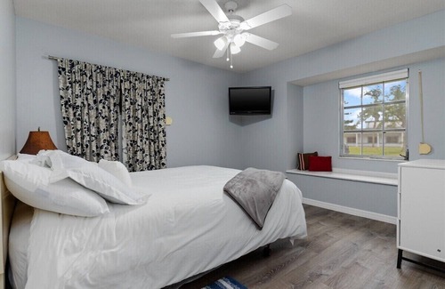 Port Charlotte House | King Bed Pet Friendly Quiet&Comfortable