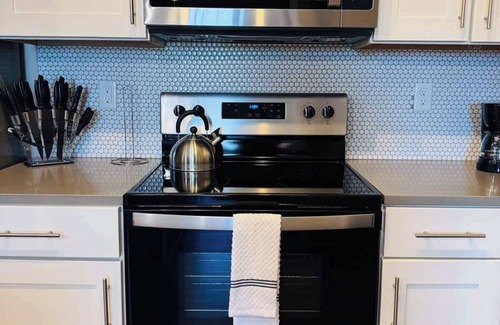 Florida Central Atlantic Coast Apartment | King Bed, Pet-Friendly, 15 Min to Parks, Amenities