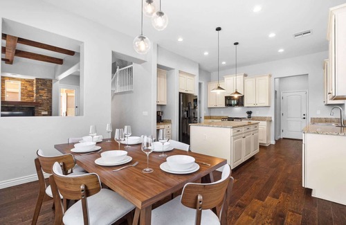 Montecito in Estrella House | King bed, Pool, Fire Pit, Office