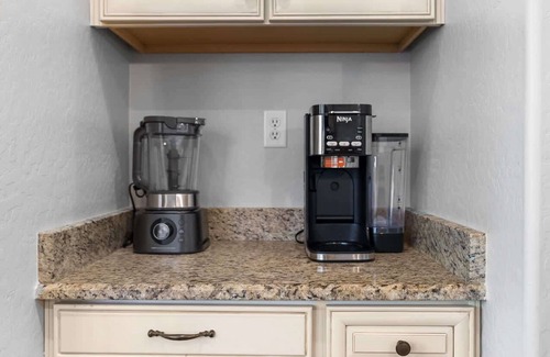 Montecito in Estrella House | King bed, Pool, Fire Pit, Office