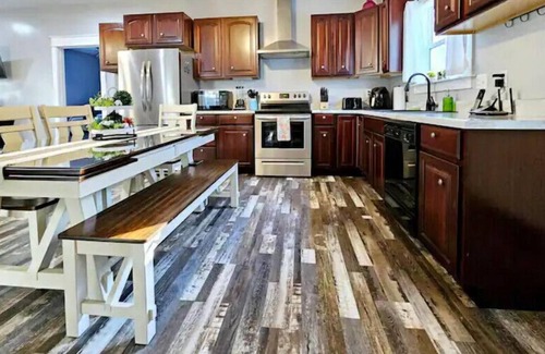 Valley Head House | king bed, pool table, jacuzzi tub, secluded home