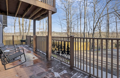 Sugar Grove House | King Bed Serenity Retreat Hot Tub/Bar/Game Room