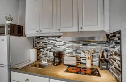 Vero Beach House | King Bed Suite + 4 Bedroom Home