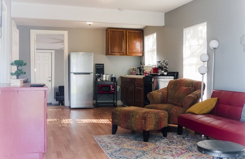 Denver Heights House | King Bed Suite with Home Theater/Game room near downtown/At&t center/alamodome
