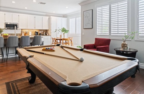 Temecula House | King Bed Temecula Getaway! Amazing Pool & Theatre