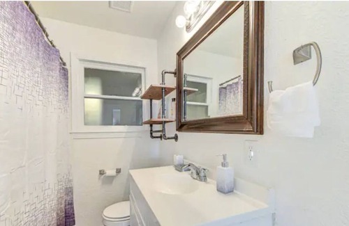 Beaumont House | king bed with Pool table, decked patio and gym