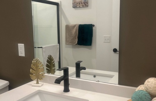 Columbus Apartment | King Bedroom in Short North