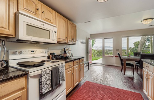 Lakewood Ski Chalet | King bedroom. Spacious living room. Dining area with glorious view. Full kitchen