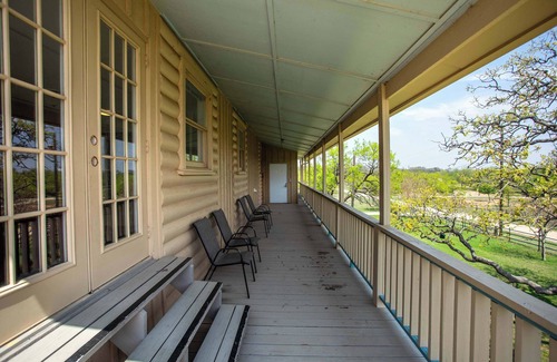 Fredericksburg House | King Beds, Game Room, On 290, Large Estate, Kitchen