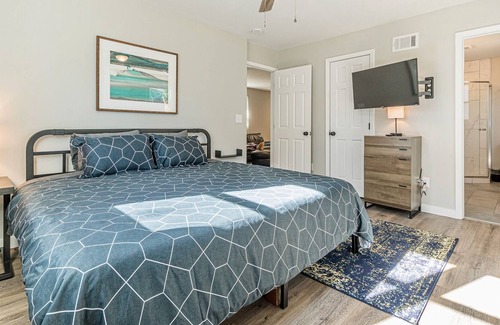 West End House | King Beds w/Own Baths! Prime Location!