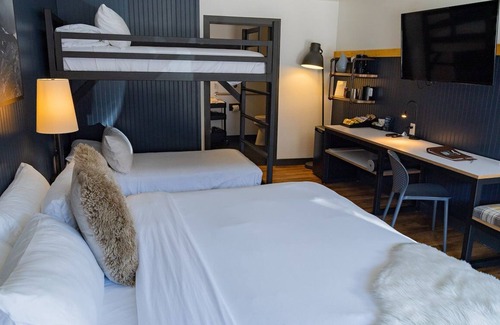 Winter Park Hotel | King & Bunk, Gravity Haus, Near Downtown, 2 Units