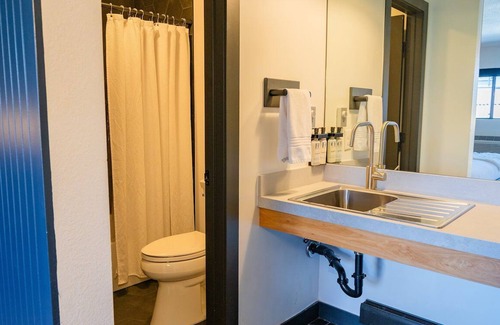 Winter Park Hotel | King & Bunk, Gravity Haus, Near Downtown, 2 Units