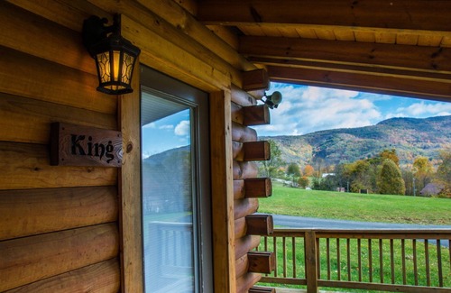 Davis Cabin | ✧King Cabin - find out why it is the KING!