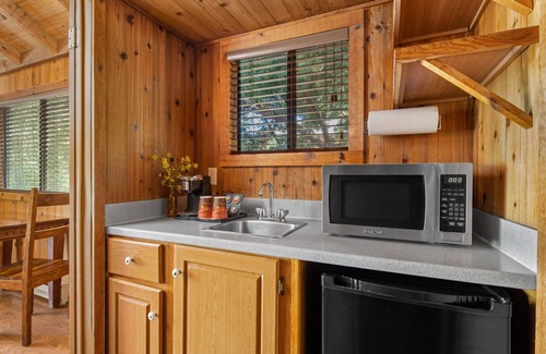 Goleta Cabin | King Cabin | Fireplace | No Hidden Fees