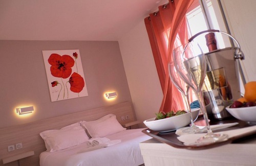 Macinaggio Hotel | King-Double or Twin-Ensuite with Shower-Terrace