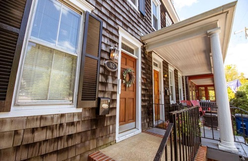 Historic District Apartment | King George Downtown Annapolis Getaway