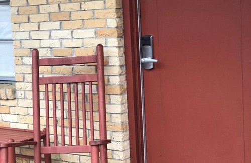 Mount Ida Apartment | King Guest Room located at the entrance to Mountain Harbor just 2 1/2 miles from Lake Ouachita. by RedAwning