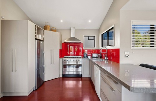 Wanaka House | King Of The Hill | Four-bedroom Home