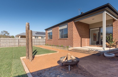 Healesville House | King Parrott Healesville