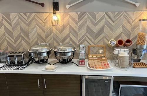 Half Moon Bay House | King Room at Aristocrat Hotel, Free breakfast and Pet-friendly