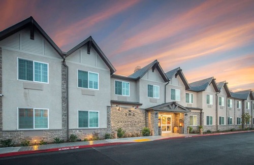 Half Moon Bay House | King Room at Aristocrat Hotel, Free breakfast and Pet-friendly