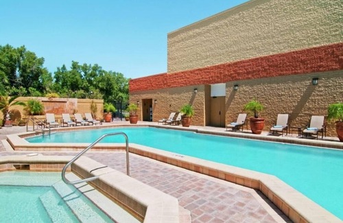 Altamonte Springs Apartment | King Room Near BioPlus Specialty Pharmacy ORL
