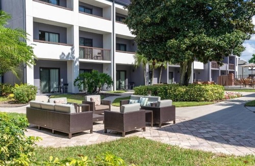 Airport North Apartment | King Room Near Airport Lakes Park ORL