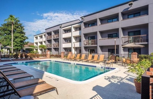 Airport North Apartment | King Room Near Airport Lakes Park ORL
