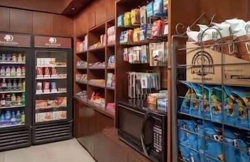 Dulles Town Center Apartment | King Room Near Dulles Gymnastics WDC