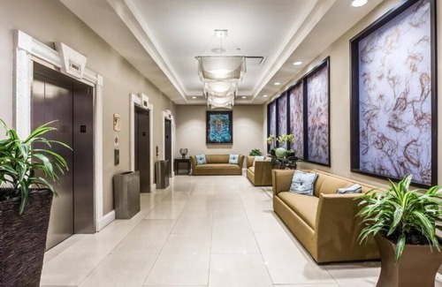 Lake Dot Apartment | King Room Near Scandalous Artistry Salon ORL