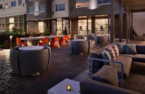 Williamsburg Apartment | King Room Near Tennis Court by Luxury Bookings ORL