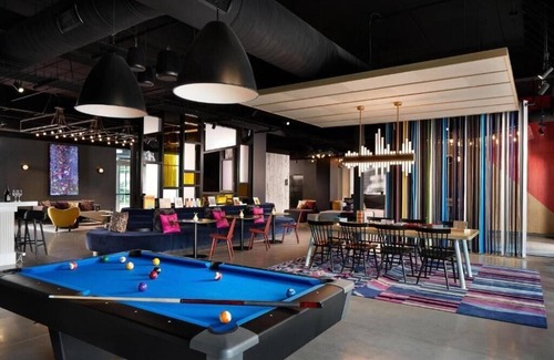 Williamsburg Apartment | King Room Near Tennis Court by Luxury Bookings ORL