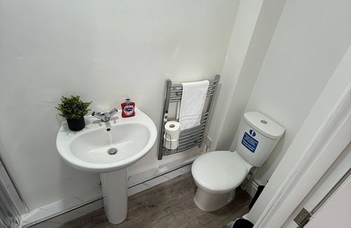 Redcar Bed & Breakfast | King Room w/Ensuite | Perfect for Contractors